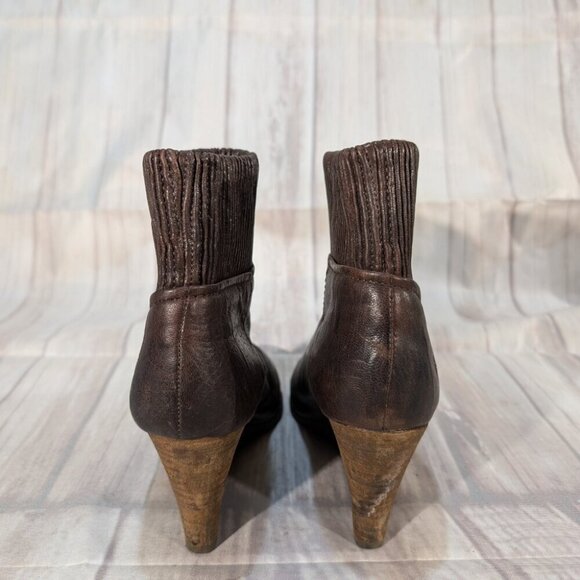 Frye Women's Brown Leather Corby Side Zip Ruched Wedge Ankle Boot Size 8M - Picture 8 of 12